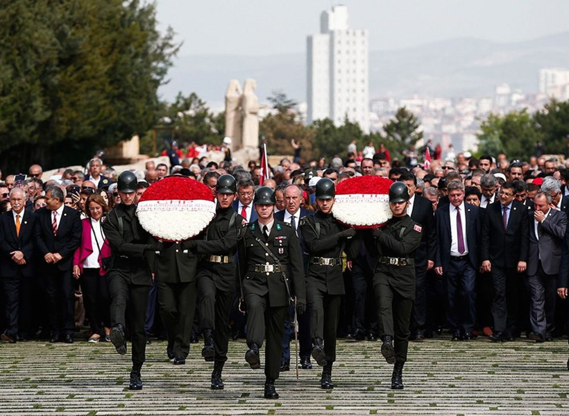 Muharrem İnce Anıtkabir'de dua etti! Turlara başladı... - Resim: 1