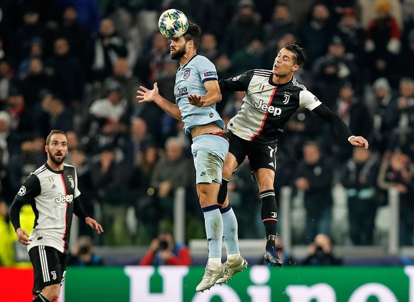 Ronaldo yeni imajıyla Atletico maçına çıktı Rihanna da tribündeydi - Resim: 1