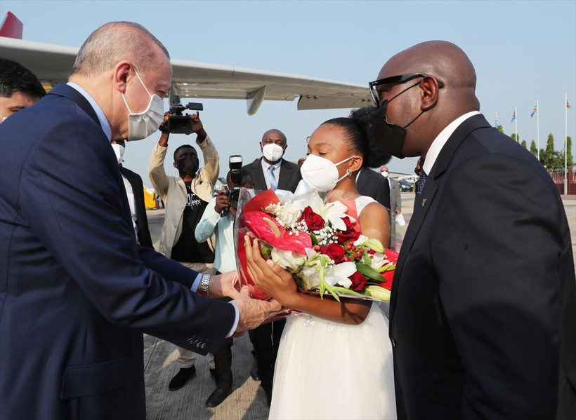 Cumhurbaşkanı Erdoğan, Kongo Demokratik Cumhuriyeti'nde resmi törenle karşılandı - Resim: 2