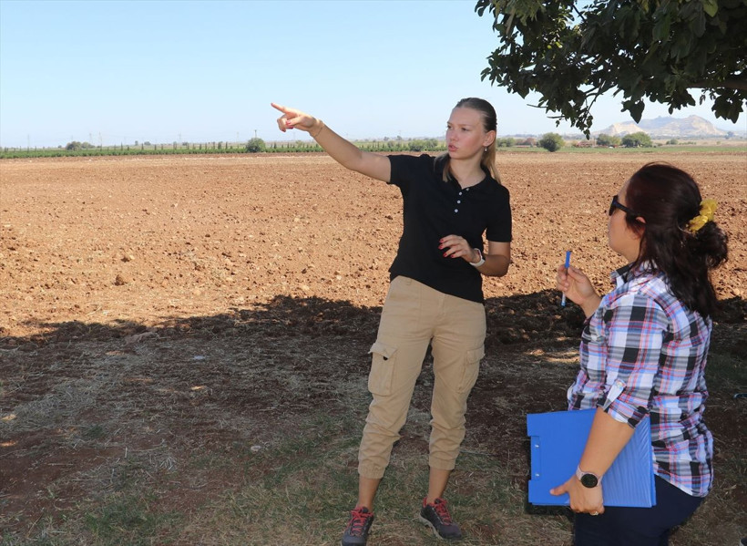 Nihan'ın çiftliği!.. 24 yaşındaki Nihan Işık 3 bin 200 dönüm arazide çiftçilik yapıyor - Resim: 2