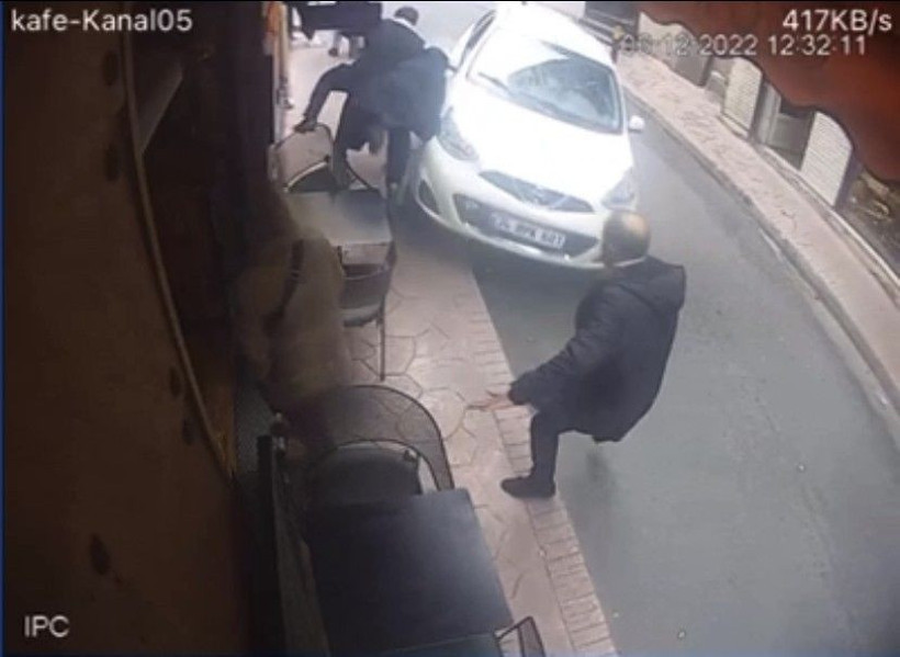 Ünlü oyuncu Taksim'de dehşet saçtı! Arabasıyla yayaların arasına daldı o anlar kamerada! - Resim: 2