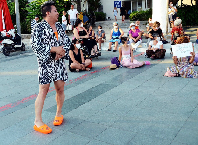 Murat Övüç İstanbul Sözleşmesi için oturma eylemine katılmak istedi böyle kovuldu - Resim: 2