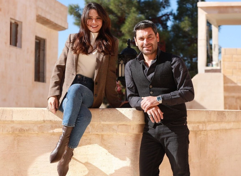 Uzak Şehir oyuncuları Sinem Ünsal ve Ozan Akbaba'ya tepki yağıyor! - Resim: 1