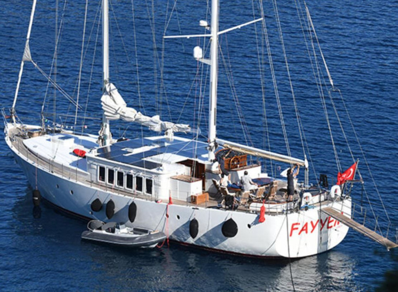 İstifaya yol açan aşkıyla Ece Erken tatil sezonu açtı! Şafak Mahmutyazıcıoğlu denizin keyfini çıkardı - Resim: 3