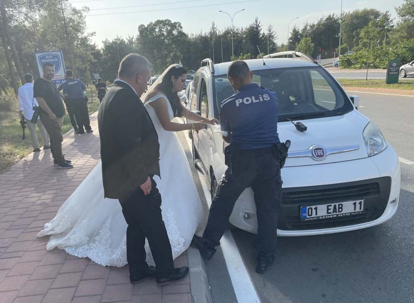 Adana'da düğün öncesi fotoğraf çekimi yaptıran çifte büyük şok! Araçtaki altınları çalındı - Resim: 3