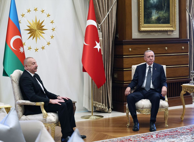 Cumhurbaşkanı Erdoğan, Azerbaycan Cumhurbaşkanı Aliyev ile bir araya geldi - Resim: 4