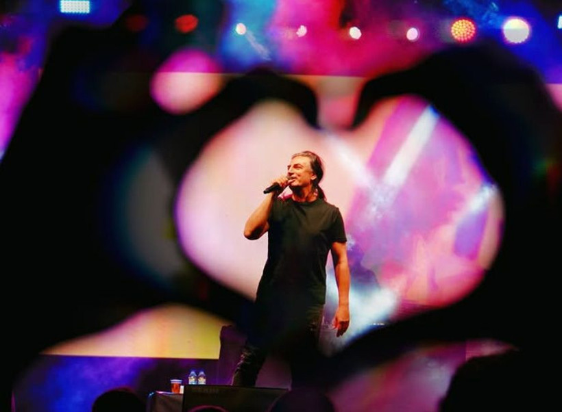 Şarkıcı Çelik takipçisinin mesajını ifşa edip isyan etti: Bu kadarı da fazla - Resim: 1