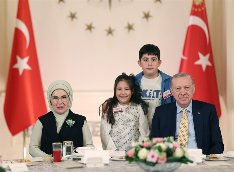 Cumhurbaşkanı Erdoğan, şehit aileleriyle iftar programında bir araya geldi - Resim: 2