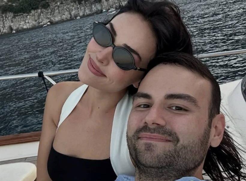 Ailesi ile tanıştırmıştı! Esra Bilgiç ve Faruk Sabancı aşkı dolu dizgin sürüyor - Resim: 1