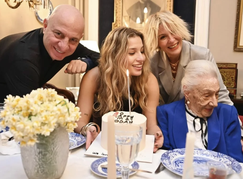 Ayşe Arman ve Ömer Dormen'in en mutlu gününde eleştiri yağdı! "Acınız çok çabuk geçmiş" - Resim: 2