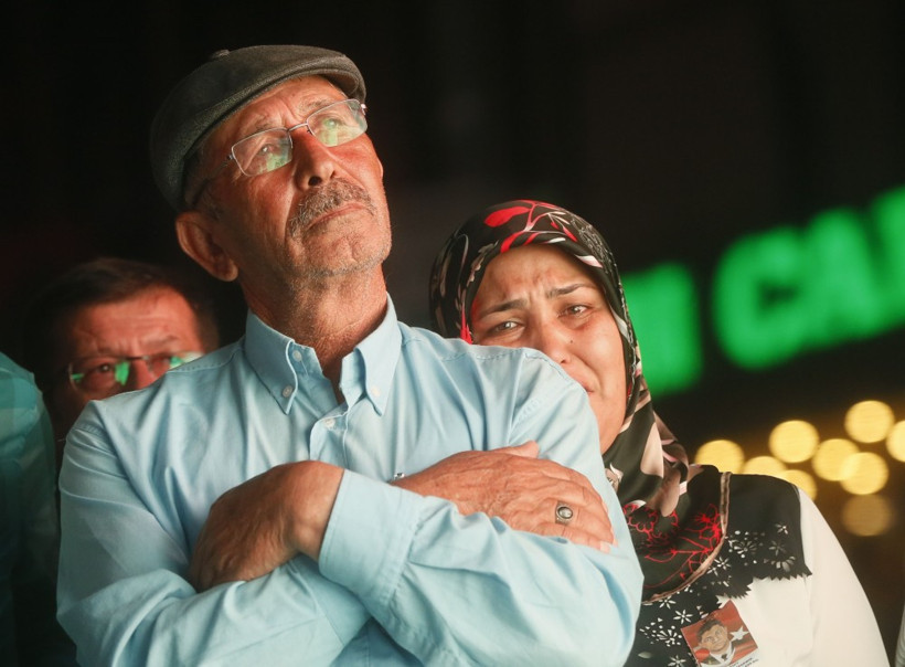 Ömer Halisdemir’in babası vatandaşları ağlattı! - Resim: 2