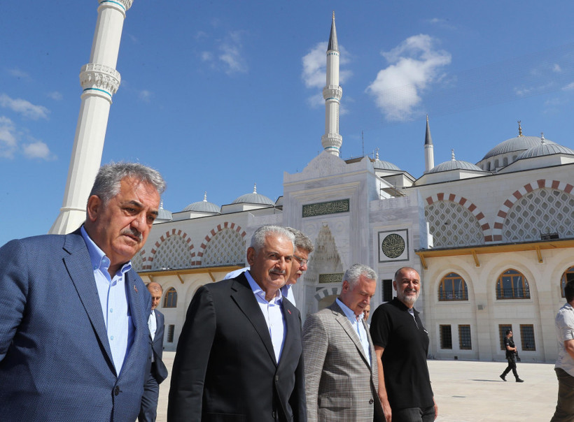 TBMM Başkanı Yıldırım, aile kabristanını ziyaret etti - Resim: 3