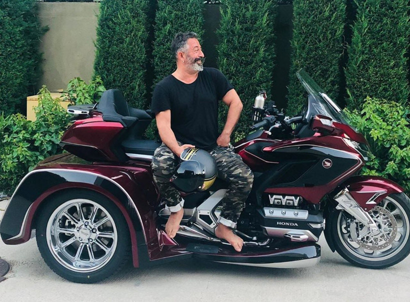 Tesettürlüleri otele aldırmadığı iddia edilen Cem Yılmaz'dan flaş hamle - Resim: 1