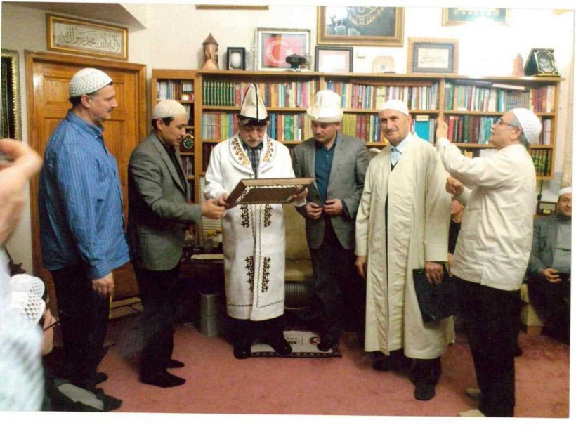 FETÖ'cu abilerin gizli dolabından çıktı! Öyle pozlar vermişler ki... - Resim: 1