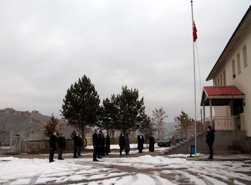 81 ilde tüm okullarda İstiklal Marşı coşkusu! İşte duygulandıran kareler - Resim: 3