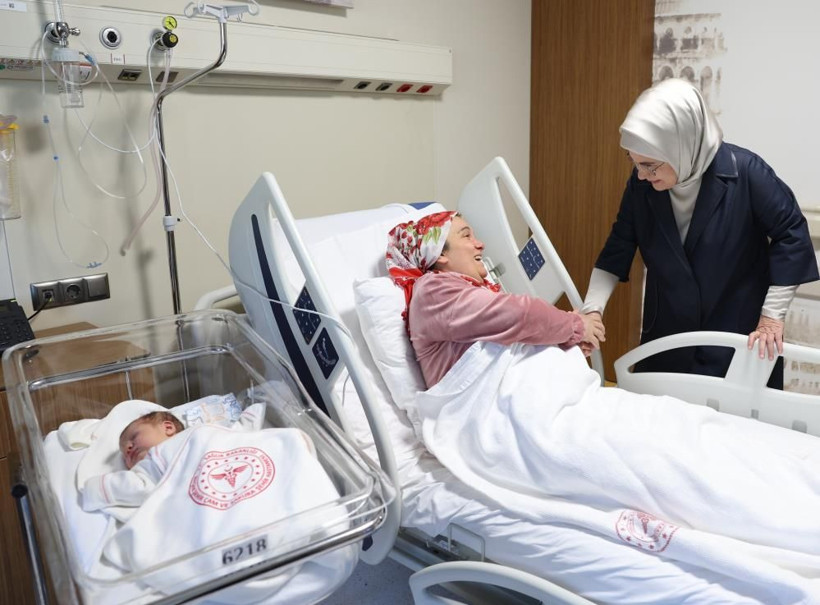 Cumhurbaşkanı Erdoğan, İstanbul’a getirilen depremzedeleri ziyaret etti - Resim: 4