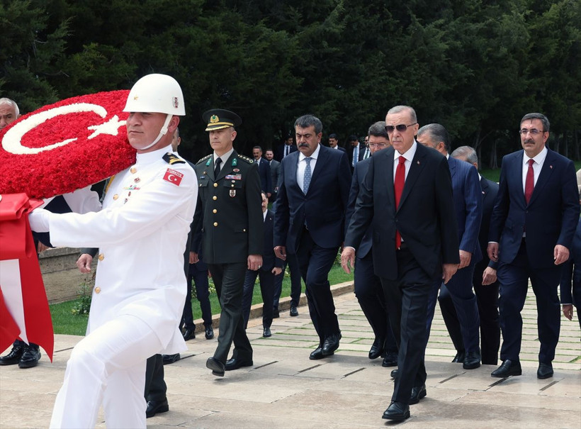 Cumhurbaşkanı Erdoğan ve yeni kabine üyelerinin Anıtkabir ziyaretinden dikkat çeken fotoğraflar - Resim: 4
