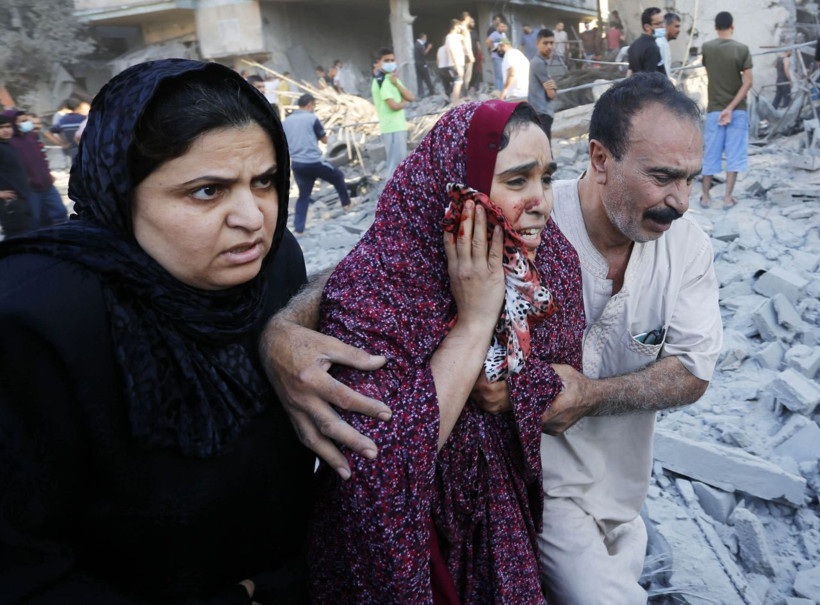 İsrail Gazze'de binayı vurdu ölü ve yaralılar var! - Resim: 1