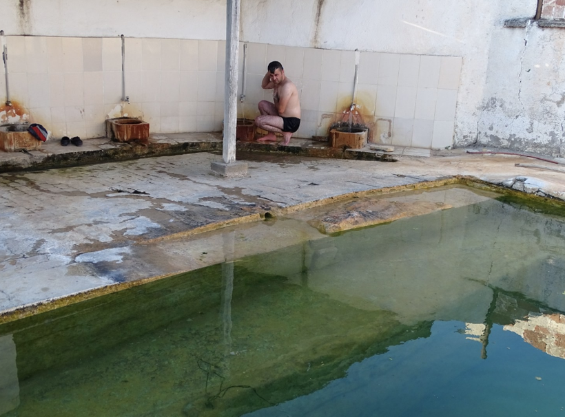 Kütahya'daki tarihi havuz pislikten geçilmiyor! Kont Drakula bile burada şifa bulmuştu - Resim: 1