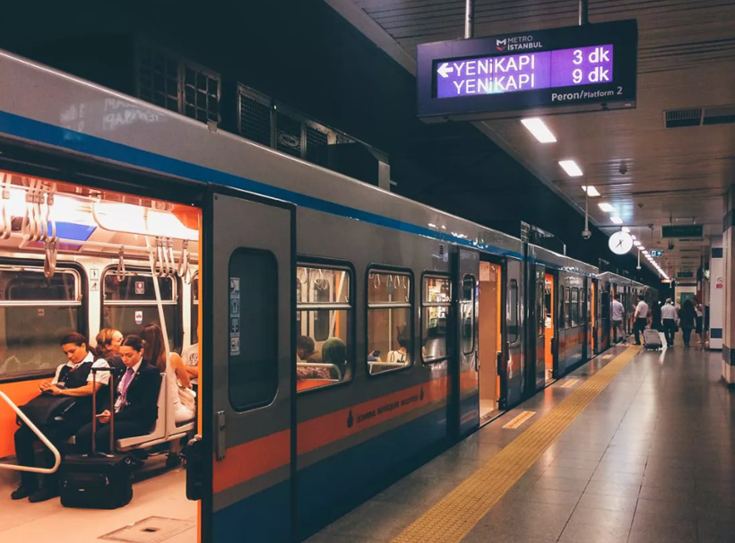 Tam 36 bin 913 adet! 2022'de Metro'da ilginç eşyalar unutuldu: Tencere takımı bile var - Resim: 1