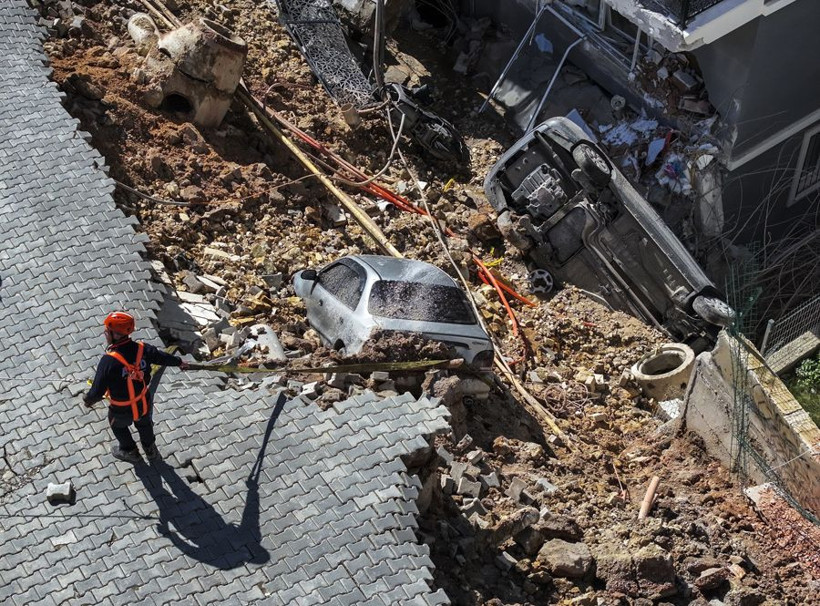 Menemen'de büyük bir sesle uyandılar sokağa koştular gün aydınlandı manzara ortaya çıktı - Resim: 2