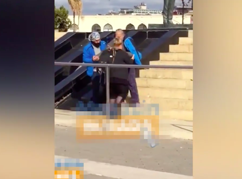 Yalınayak sokakta yatan Mehmet Ali Erbil şok etti! Herkes şov mu derken işin aslı çıktı - Resim: 4