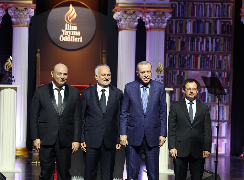 İlim Yayma Ödülleri düzenlenen törenle sahiplerini buldu - Resim: 1