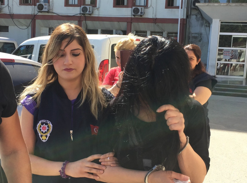 İnternetten anlaşıyorlardı! Polisten şok baskın - Resim: 4