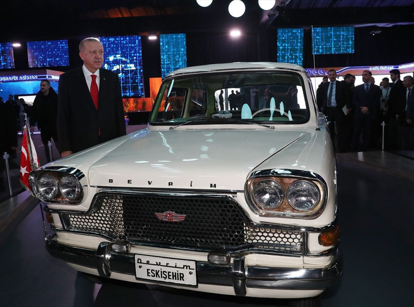 Cumhurbaşkanı Erdoğan Türkiye'nin ilk yerli otomobili 'Devrim'in direksiyonuna geçti - Resim: 2