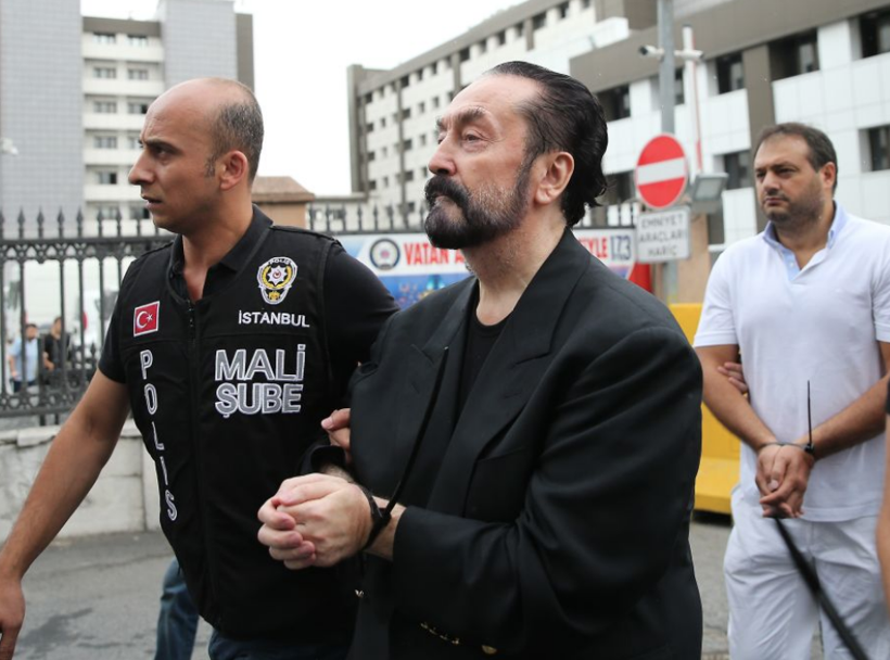Adnan Oktar'ın fantezisi yok artık dedirtti! İtirafçılardan skandal 'iç çamaşırı' detayı - Resim: 14