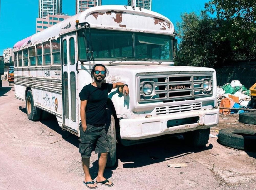 Samsun'da izlediği filmden etkilenip otobüse 700 bin TL harcadı son hali şaşırttı: Uyumam gece 4'ü buldu - Resim: 1