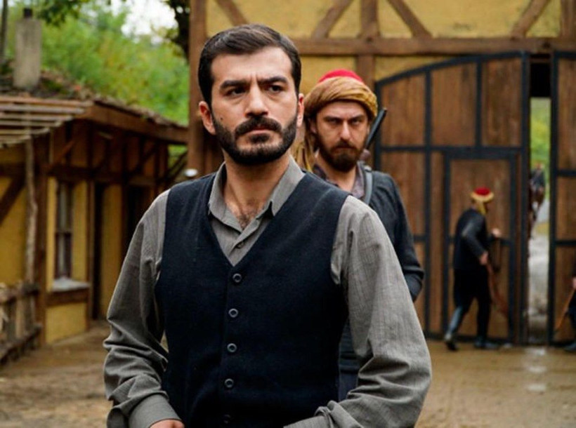 Ezel dizisiyle ünlenen Ufuk Bayraktar'a sette sözlü ve fiziksel taciz suçlaması - Resim: 1