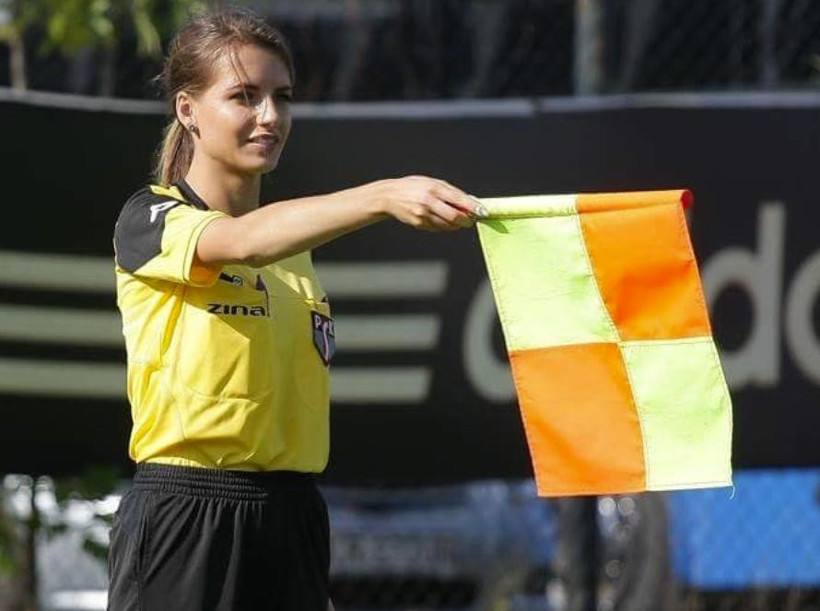 Sosyal medyayı sallayan hakem! Her pozu olay - Resim: 2