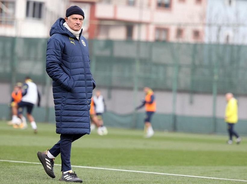 Fenerbahçe'de yeni transfer ile ilgili olay iddia! Ayrılık talebini yönetime bildirdi - Resim: 3