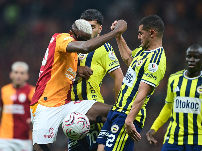 Galatasaray-Fenerbahçe derbisinde kartlar havada uçuştu! Kimler sarı kimler kırmızı kart gördü? - Resim: 2