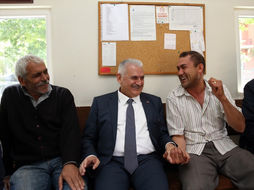 Başbakan Binali Yıldırım'dan taksi durağına ziyaret! - Resim: 2