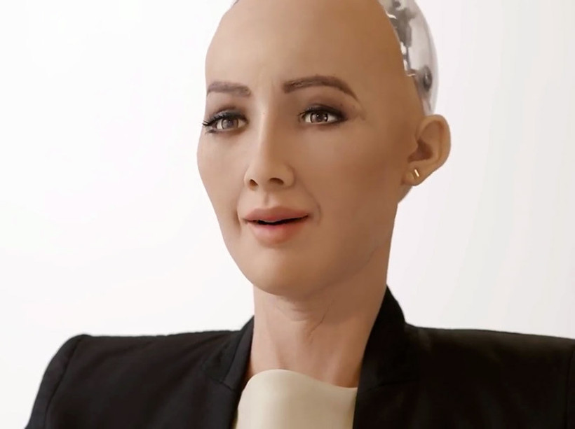 Robot 'Sophia'nın konuşacağı ikinci dil belli oldu - Resim: 2