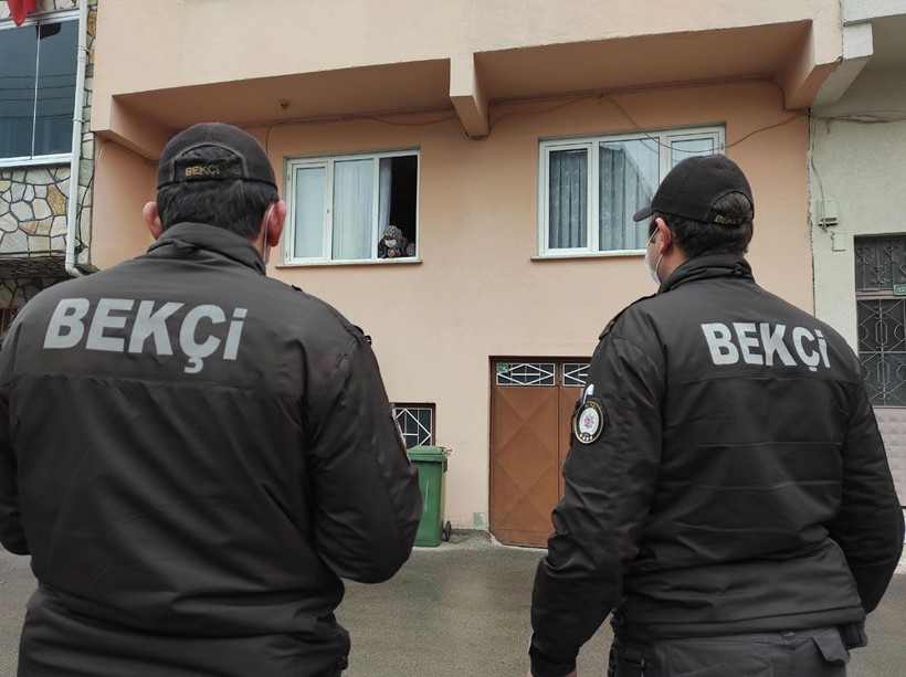 Bursa'da karantinadaki evlere bekçi denetimi! Çat kapı geliyorlar - Resim: 3