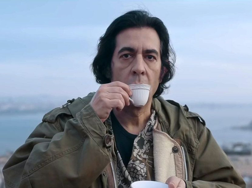 Ahlaksız teklif itirafı geldi! Okan Bayülgen ilk kez anlattı: Modeller bir hışımla arabadan inip... - Resim: 3