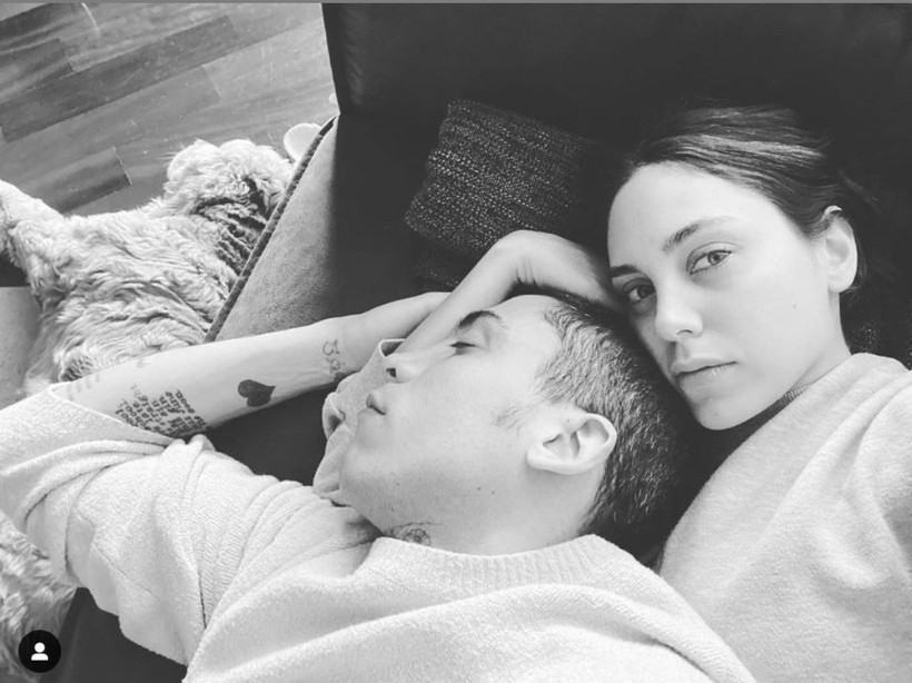 Can Bonomo ve Öykü Karayel'in karantina pozu eşini havaya kaldırdı! - Resim: 3