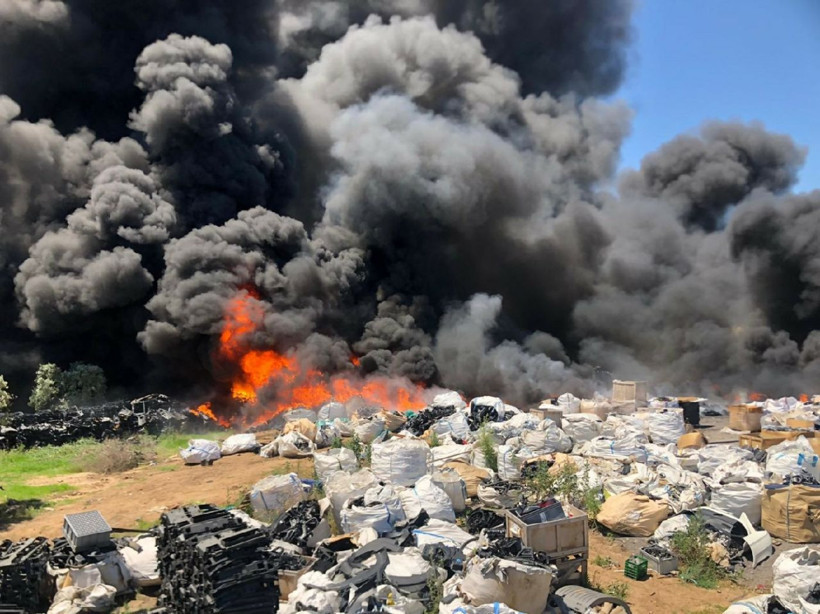 Bursa'da yangın çıkan geri dönüşüm tesisi kullanılamaz hale geldi - Resim: 3