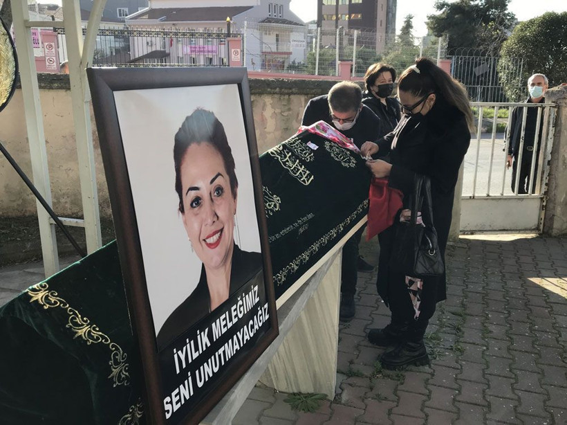 Maltepe'deki vahşet! Öğretim üyesi Aylin Sözer gözyaşları içinde uğurlandı - Resim: 3