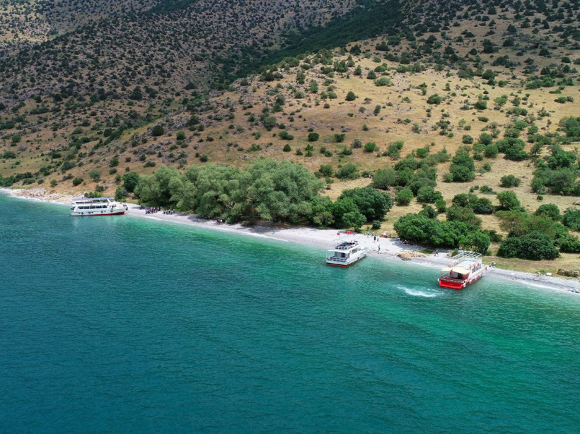 Van Gölü suyuyla hazırlanan spreyin koronavirüsün çoğalmasını engellediği tespit edildi - Resim: 3
