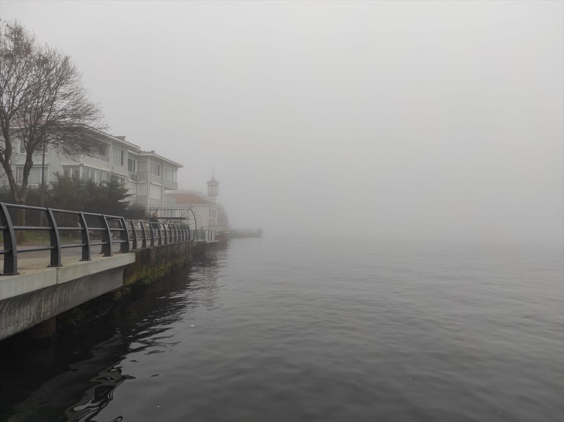Sis kabusu! İstanbul'da göz gözü görmüyor: Trafik kilitlendi havaalanı ve boğaz kapatıldı - Resim: 4