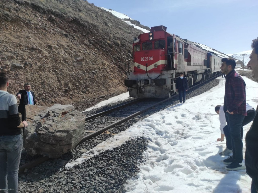 Doğu Ekspresi'nde faciaya ramak kala! Bir anda karşısına çıktı - Resim: 4
