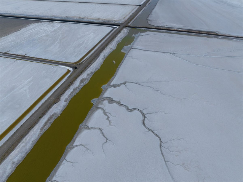 Acıgöl'ün ürküten hali! Türkiye'de tek Dünyada 2'inci olan göl kuruyunca ortaya çıktı - Resim: 3