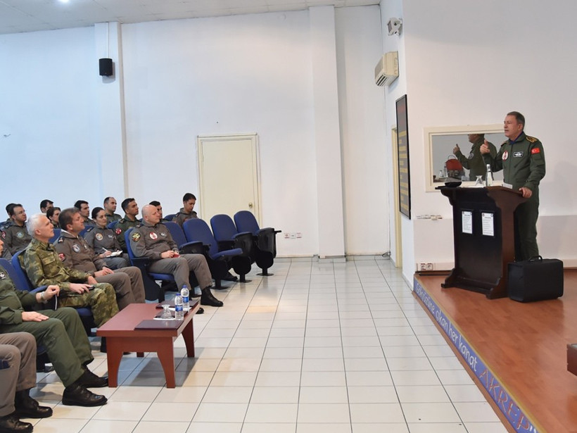 Genelkurmay Başkanı Hulusi Akar eğitim uçağıyla uçtu - Resim: 2