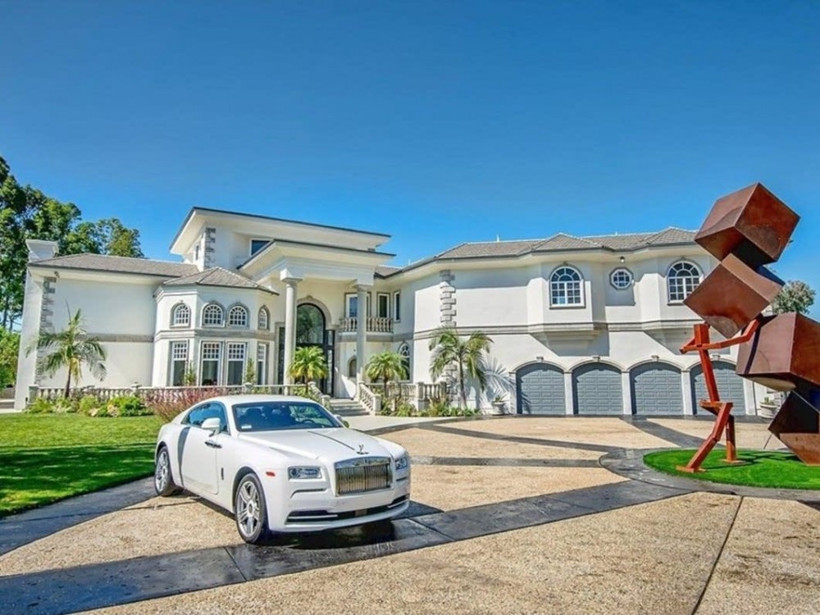 YouTube'dan kazandığı paraya saray satın aldı - Resim: 3