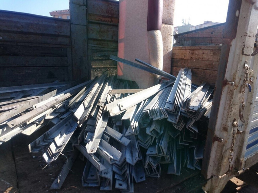 Bu da oldu: 8 tonluk elektrik direği çalındı! - Resim: 1