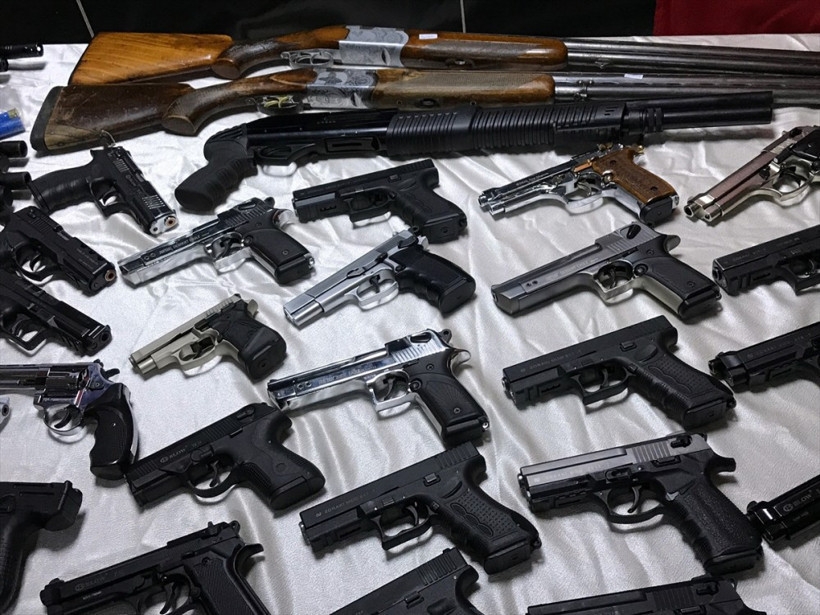 46 silah ele geçirildi: Savaşa değil düğüne gidiyorlar! - Resim: 1